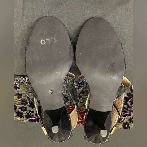 🖤Great Condition 9.5 Embossed Leather MICHEAL Micheal Kors Velcro Buckled Heels - Picture 6 of 6